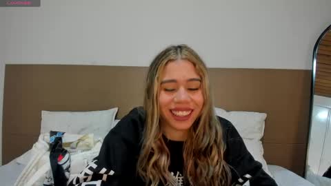Snapshot of rachell_criss chatting on 5, 5, 2026 Rachell online show from 5, 5, 2026