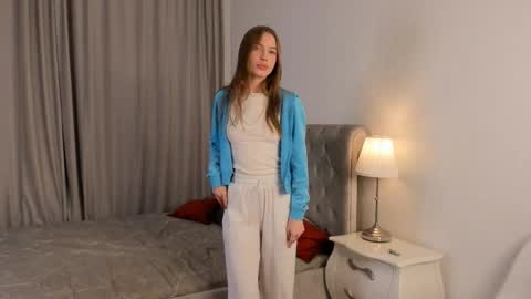 Snapshot of rachellhorta chatting on 19, 11, 2025 Kaylee online show from 19, 11, 2025