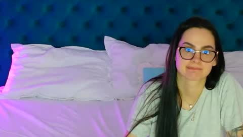 Snapshot of raeeamber_ chatting on 17, 2, 2026 sweet peach online show from 17, 2, 2026