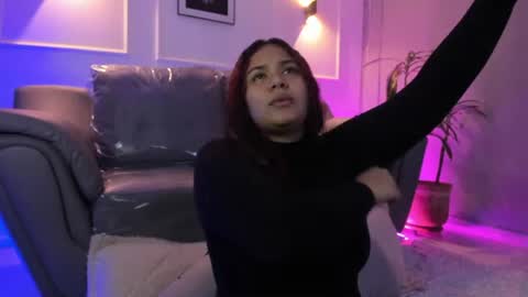 Snapshot of raichell_sweet_curvy chatting on 17, 6, 2026 raichell_sweet_curvy online show from 17, 6, 2026