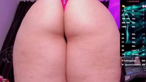 Snapshot of raissa_sky26 chatting on 4, 12, 2024 Laura online show from 4, 12, 2024