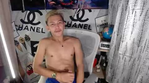 Snapshot of ralfhuge24 chatting on 22, 4, 2026 ralfhuge24 online show from 22, 4, 2026