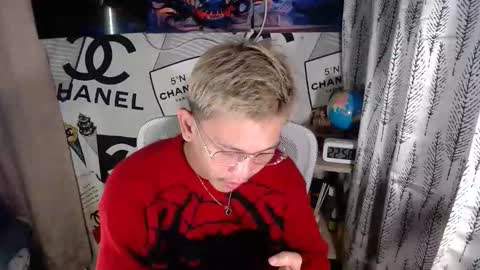Snapshot of ralfhuge24 chatting on 25, 4, 2026 ralfhuge24 online show from 25, 4, 2026