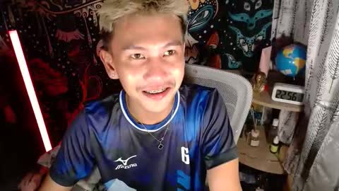 Snapshot of ralfhuge24 chatting on 11, 5, 2026 ralfhuge24 online show from 11, 5, 2026