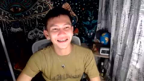 Snapshot of ralfhuge24 chatting on 17, 5, 2026 ralfhuge24 online show from 17, 5, 2026