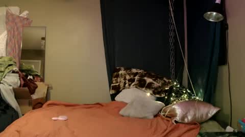    RAMONA Q   online show from 27, 2, 2025