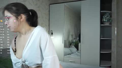 Snapshot of randichaplin chatting on 14, 9, 2025 Vilda online show from 14, 9, 2025