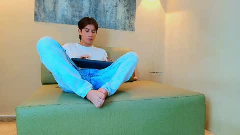 Snapshot of raphael_nyon1 chatting on 15, 5, 2026 raphael_nyon1 online show from 15, 5, 2026
