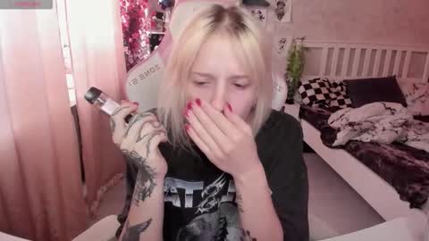 Snapshot of rapunzel_cute chatting on 8, 10, 2025 Rapunzel online show from 8, 10, 2025