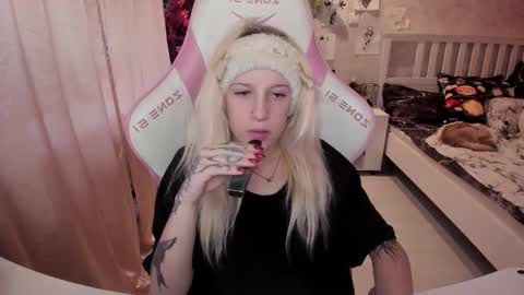 Snapshot of rapunzel_cute chatting on 28, 10, 2025 Rapunzel online show from 28, 10, 2025