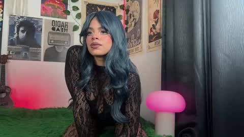 Snapshot of raven_luv chatting on 17, 10, 2025 raven  online show from 17, 10, 2025