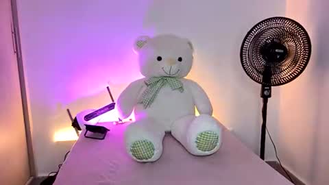 Snapshot of raven_stonee01 chatting on 26, 6, 2026 RAVEN online show from 26, 6, 2026