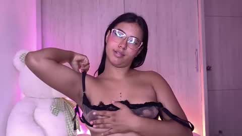 Snapshot of raven_stonee01 chatting on 19, 7, 2026 RAVEN online show from 19, 7, 2026