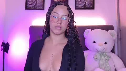 Snapshot of raven_stonee01 chatting on 7, 8, 2026 RAVEN online show from 7, 8, 2026
