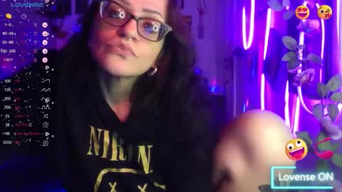 Snapshot of ravenandsin chatting on 8, 9, 2025 Raven online show from 8, 9, 2025