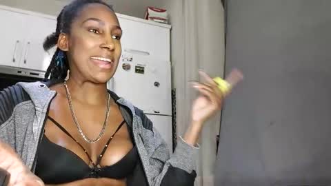 Snapshot of ravenbby chatting on 17, 4, 2026 ravenbby online show from 17, 4, 2026