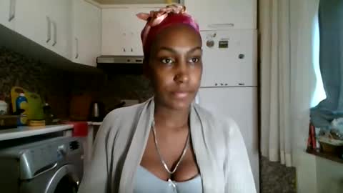 Snapshot of ravenbby chatting on 19, 4, 2026 ravenbby online show from 19, 4, 2026