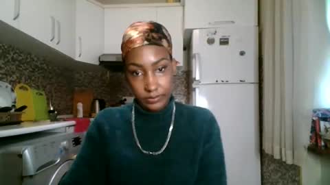 Snapshot of ravenbby chatting on 21, 4, 2026 ravenbby online show from 21, 4, 2026