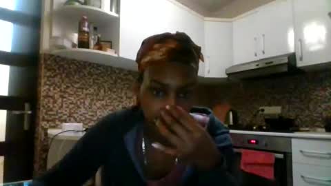 Snapshot of ravenbby chatting on 28, 4, 2026 ravenbby online show from 28, 4, 2026