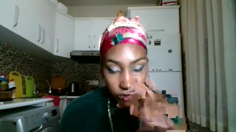 Snapshot of ravenbby chatting on 8, 5, 2026 ravenbby online show from 8, 5, 2026