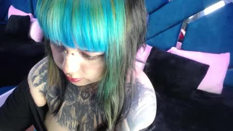 Snapshot of ravenceleste_ chatting on 3, 10, 2025 Raven Celeste online show from 3, 10, 2025