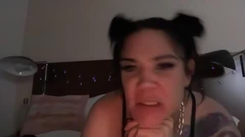 Snapshot of ravenrayyy chatting on 26, 5, 2026 Raven Ray online show from 26, 5, 2026