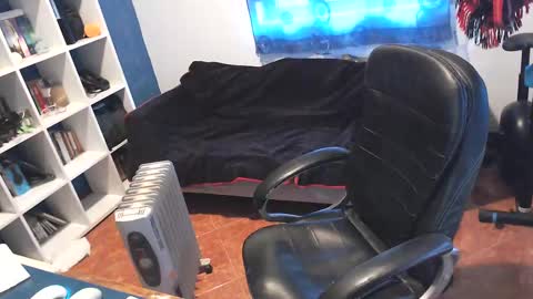 ravingr3d3 online show from 5, 3, 2025