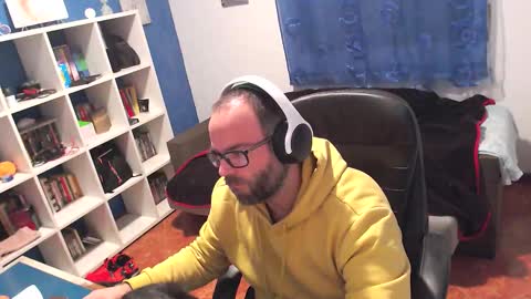 ravingr3d3 online show from 4, 12, 2025