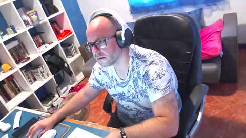 Snapshot of ravingr3d3 chatting on 17, 6, 2026 ravingr3d3 online show from 17, 6, 2026
