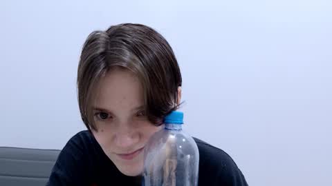 Ray-Ray online show from 8, 3, 2026