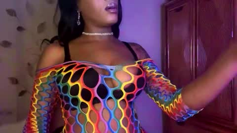 Snapshot of rayemillian chatting on 10, 5, 2026 Raye Millian online show from 10, 5, 2026