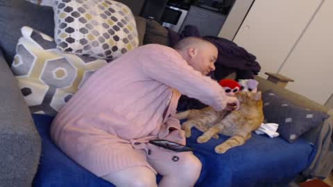 Snapshot of raymondsun chatting on 1, 1, 2025 Sunshine Ray online show from 1, 1, 2025