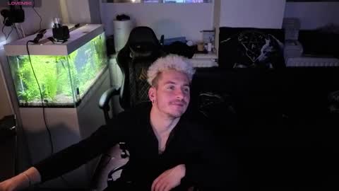 Rayzel online show from 19, 3, 2026