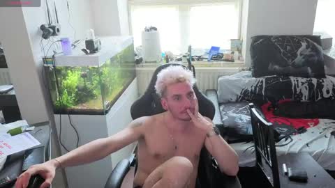 Rayzel online show from 16, 4, 2026