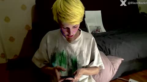 Snapshot of raziel_haze chatting on 10, 9, 2025 Yrriel Strife Candy-Demon Caveboy mr. Cringe online show from 10, 9, 2025