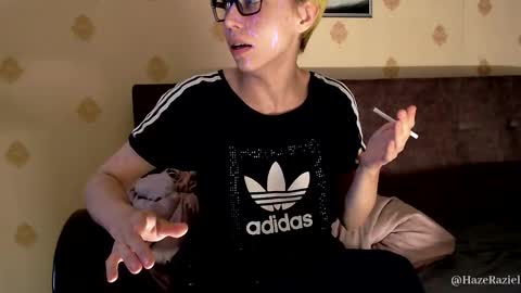 Snapshot of raziel_haze chatting on 15, 9, 2025 Yrriel Strife Candy-Demon Caveboy mr. Cringe online show from 15, 9, 2025