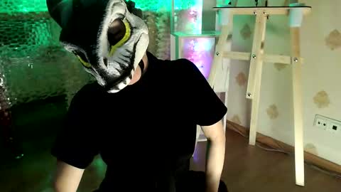 Snapshot of raziel_haze chatting on 13, 11, 2025 Yrriel Strife Candy-Demon Caveboy mr. Cringe online show from 13, 11, 2025