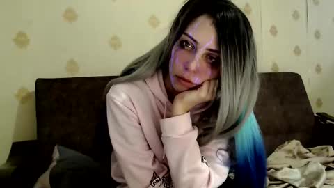 Snapshot of raziel_haze chatting on 17, 11, 2025 Yrriel Strife Candy-Demon Caveboy mr. Cringe online show from 17, 11, 2025