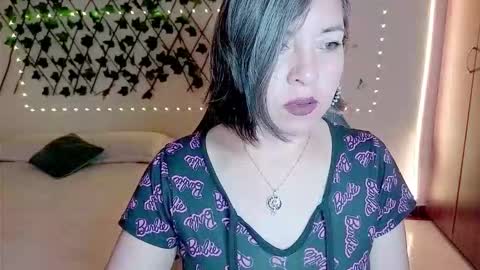 Snapshot of rebbeca09 chatting on 17, 12, 2025 Rebbeca online show from 17, 12, 2025