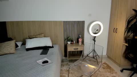 Snapshot of rebeca_cortez1 chatting on 31, 1, 2026 I invite you to my birthday on November 3th online show from 31, 1, 2026