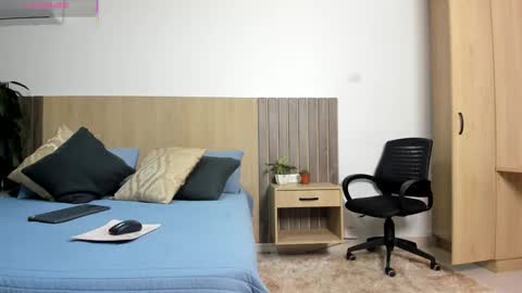 Snapshot of rebeca_cortez1 chatting on 7, 2, 2026 I invite you to my birthday on November 3th online show from 7, 2, 2026