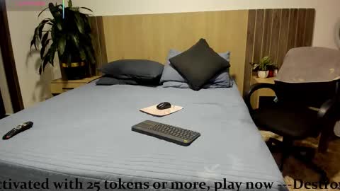 Snapshot of rebeca_cortez1 chatting on 9, 2, 2026 I invite you to my birthday on November 3th online show from 9, 2, 2026