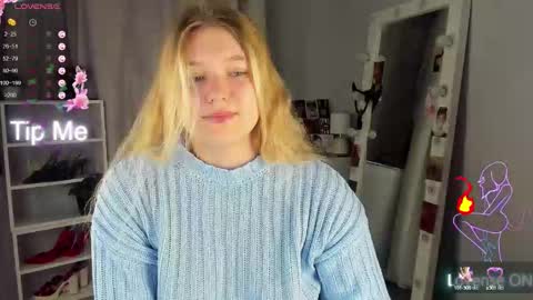 Snapshot of rebecca_____ chatting on 12, 9, 2025 rebecca_____ online show from 12, 9, 2025