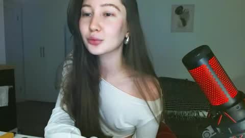 Snapshot of rebecca_demure18 chatting on 19, 12, 2024 Lets talk here 33. online show from 19, 12, 2024