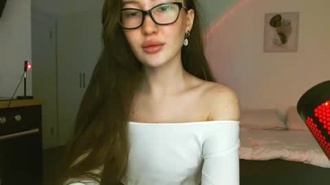 Snapshot of rebecca_demure18 chatting on 9, 1, 2025 Lets talk here 33. online show from 9, 1, 2025