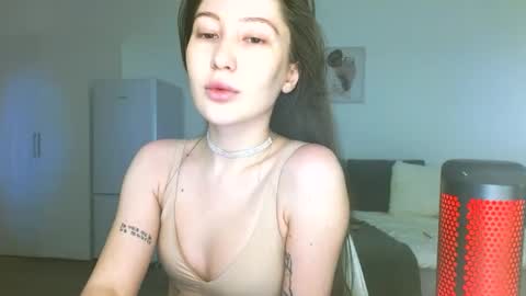 Snapshot of rebecca_demure18 chatting on 6, 3, 2025 Lets talk here 33. online show from 6, 3, 2025