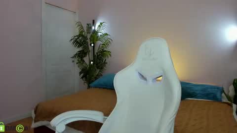 Snapshot of rebecca_vargas chatting on 21, 6, 2026 Rebecca online show from 21, 6, 2026