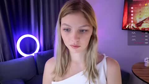 Snapshot of rebeccaadkins chatting on 29, 5, 2026 Christie online show from 29, 5, 2026
