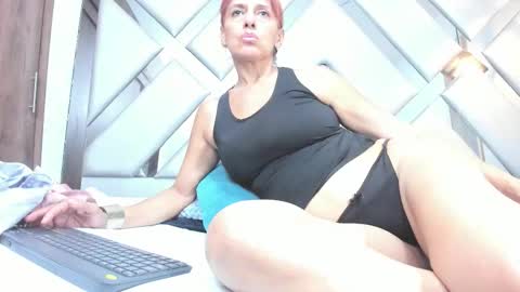 Snapshot of rebeccamitchell_ chatting on 1, 3, 2026 rebeccamitchell_ online show from 1, 3, 2026