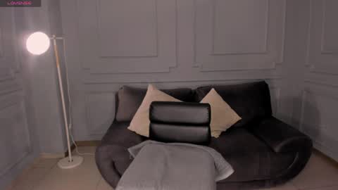 Snapshot of rebeccawestx chatting on 4, 4, 2026 Rebecca West online show from 4, 4, 2026